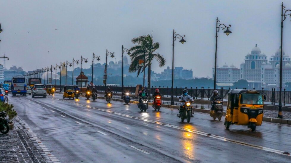 Deccan Alert | Yellow Weather Alert Issued Across Telangana and Andhra Pradesh as Thundershowers Loom Until Thursday