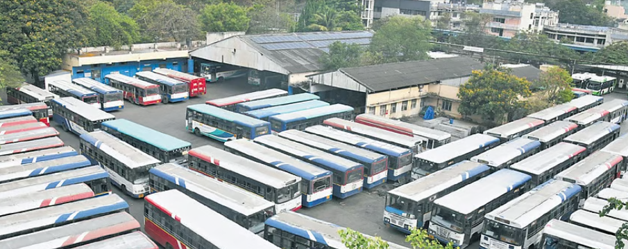 Deccan Alert | Telangana State RTC Employees' Strike Enters Second Day, Passengers Suffer Amid Lack of Public Transport
